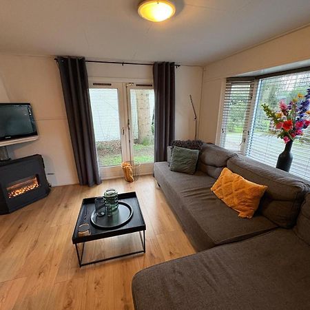 Heerlijk Chalet Midden In De Natuur Putten Luaran gambar
